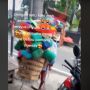 Pantang Ngemis! Pria Ini Gigih Jualan Keliling Meski Hanya dengan Satu Kaki