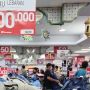 Jelang Lebaran, Sejumlah Pusat Perbelanjaan Dipadati Pengunjung