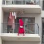 Nekat Buat Konten Video di Balkon, Wanita Muda Tewas Jatuh Dari Lantai 25