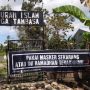 Banyak Spanduk di Pekuburan Makassar, Tulisannya Seragam Bikin Merinding