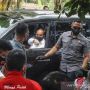 Biarkan Sopir Tetap Menyetir, Jokowi Turun Dorong Mobil karena Mogok Tak Kuat Nanjak