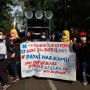 Tagih THR, Ratusan Buruh Geruduk Rumah Bos Garmen