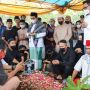 Pemakaman Sapri Dibanjiri Artis, Vicky Prasetyo Ajak Ayu Azhari Nikah Siri
