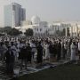 Ribuan Jemaah Ikuti Shalat Idul Fitri di Masjid Al-Azhar