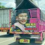 Wajah Hotman Paris Terlukiskan di Bak Truk, Tulisan Kocak Jadi Sorotan