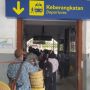 Lebaran Idul Fitri, Belasan Ribu Orang Naik Kereta Api Lokal Bandung Raya