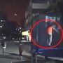 Viral Video Seorang Bocah Tampak Riang Meski Ada Serangan Bom di Jalur Gaza