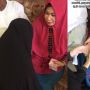 Wanita Mendadak Syok usai Sungkeman Dapat Uang Segepok dari Ibu