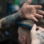 Potong Rambut Tak Sesuai Keinginan, Bocah Ini Marah dan Polisi Tukang Cukur