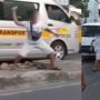 Ngeri Emak-Emak Ini Lempari Angkot dengan Paving Pembatas Jalan, Apa Sebab?