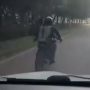 Viral Pengemudi Mobil Kejar Pemotor Diduga Begal Payudara di Kemayoran