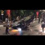 Mobil Mewah Porsche Hitam Terguling di Jalan Antasari