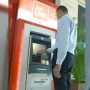 Dear Nasabah, Cek Saldo dan Tarik Tunai di ATM Link Berlogo Mandiri Gratis