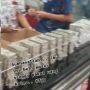 Emak-emak Beli Motor Bayar Tunai Pakai Uang Koin Hasil Tabungan 5 Tahun