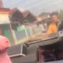 Viral, Pemotor di Cianjur Lempar Kaca Mobil Hingga Pecah
