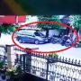 Wanita Kemudikan Mobil Tabrak Deretan Motor Parkir, Aksinya Terekam CCTV