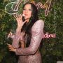 Seksinya Anya Geraldine saat Rilis Produk Kecantikan Terbarunya