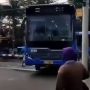 Viral Penumpang Panik Berhamburan di Rel Kereta, Sopir TransJakarta Dijatuhi Sanksi
