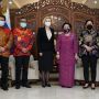 Dapat Bintang Jasa dari Pemerintah Rusia, Megawati Menangis Ingat Bung Karno