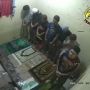 Viral Tahanan Salat Subuh Berjemaah di Dalam Sel, 'Fisik Terpenjara tapi Iman Tidak'