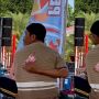 Viral Pemuda Tempelkan Uang di Punggung Bapak-bapak, Aksinya Tuai Perdebatan