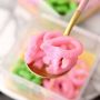 Jajanan Tradisional dengan Bentuk Unik, Yuk Simak Resep Putu Mayang Saus Kinca