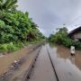 Kereta ke Banyuwangi Sempat Telat, Rel Kereta Terendam Setelah Hujan 4 Jam