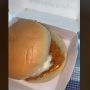 Beli Burger dapat Topping 'Panjang Keriting', Wanita Ini Sedih Tak Jadi Makan