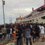 Jenazah Wakil Bupati Sangihe Penolak Tambang Disambut Ribuan Warga seperti Pahlawan