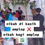 Bukan Terima Amplop, Pengantin Ini Malah Bagikan Amplop di Hari Pernikahan
