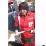 Kocak! Aksi Pria Bermotor Isi Bensin Rp1.000, Ekspresi Petugas SPBU Jadi Sorotan