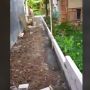 Bikin Pagar Gegara Anjing Tetangga Buang Air Sembarangan, Wanita Ini Malah Kena Nyinyir