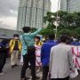 Massa BEM SI Tak Bisa Bergerak ke Depan Gedung KPK, Soroti Massa Tandingan Dukung Firli