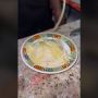 Selalu Ramai Pembeli, Hidangan Pancong Bulak di Pinggir Rel Kereta Ini Viral
