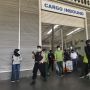 12 Ribu Vaksin Sinovac untuk Sumut Tiba di Kualanamu, Dikawal Ketat Brimob