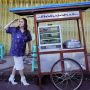 Pamer Foto Sama Gerobak Bakso di Malang, Style Momo "Geisha" Kece Abis