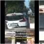 Viral Video Pengendara Mobil Halangi Ambulans Sambil Acungkan Jempol ke Bawah