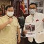 Tutup Debat Perdana, Ridwan Kamil Singgung Garis Tangan Hingga Pamer Kedekatan dengan Prabowo