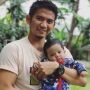 6 Potret Rizki DA dan Nadya Mustika ke Medan: Bahagia Bersama Buah Hati