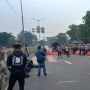 Foto-foto Mencekam Kericuhan Pecah Pendukung Habib Rizieq di Fly Over Penggilingan