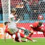 Denmark Ungguli Wales di Babak Pertama Berkat Gol Indah Kasper Dolberg