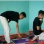 Viral ABG Lakukan Gerakan Salat Sambil Merokok, Diduga Lecehkan Salat