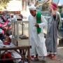 Viral Kerumunan Warga Tak Pakai Masker di Bangkalan, Warganet: Ritual Tolak Virus