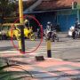 Cara Ribet Pemotor Saat Berhenti di Lampu Merah, Mirip Emak-emak Turun dari Sepeda