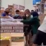 Viral Video Warga Berebut Susu Kaleng sampai Saling Dorong, Panic Buying Jelang PPKM?