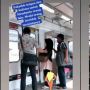Viral Video Pria Bantu Pasangan Tuna Netra Keluar Kereta, Tuai Pujian Warganet