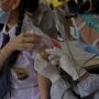 Vaksinasi Covid-19 bagi Anak Sekolah di Sejumlah Daerah di Indonesia