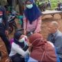 Mau Lihat Ayah di ICU usai Isolasi, Wanita Histeris saat Diajak ke Makam