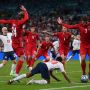 Tak Peduli Dianggap Diving, Raheem Sterling Bahagia Bawa Inggris ke Final