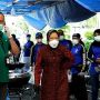 Tinjau Dapur Umum di Surabaya, Mensos Risma Apresiasi Kerja Keras Tagana